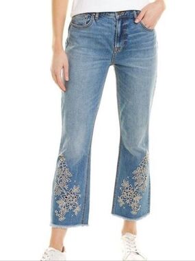 Johnny Was Light Blue Cropped Jeans with Cream Embroidered Details